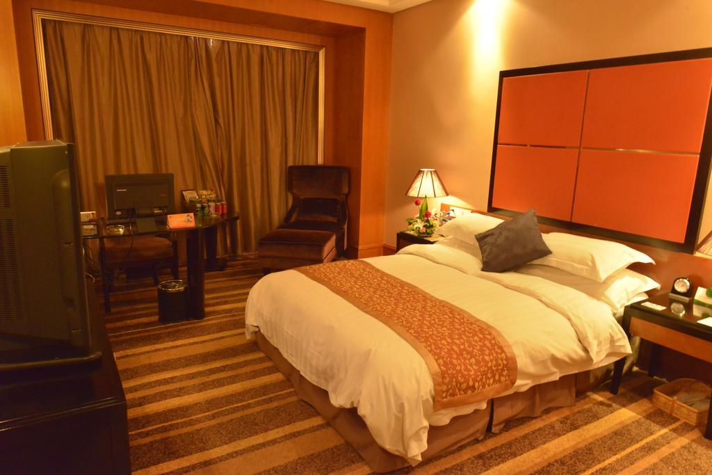 Sprot-Life Garden Hotel Wuhan Bagian luar foto