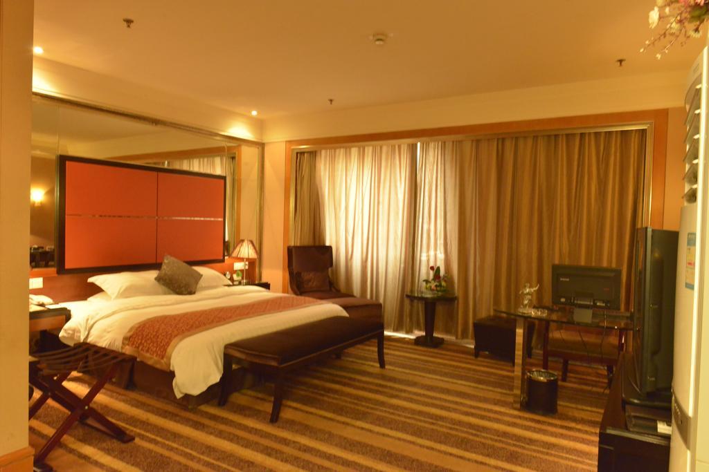 Sprot-Life Garden Hotel Wuhan Bagian luar foto