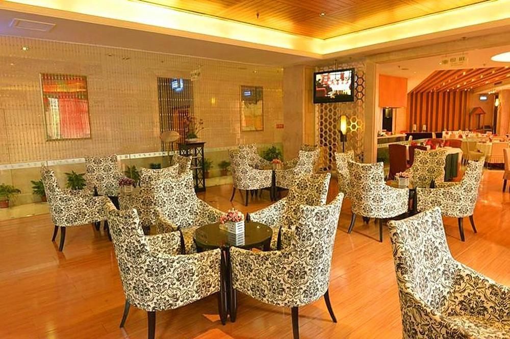 Sprot-Life Garden Hotel Wuhan Bagian luar foto