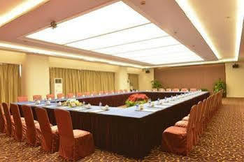 Sprot-Life Garden Hotel Wuhan Bagian luar foto